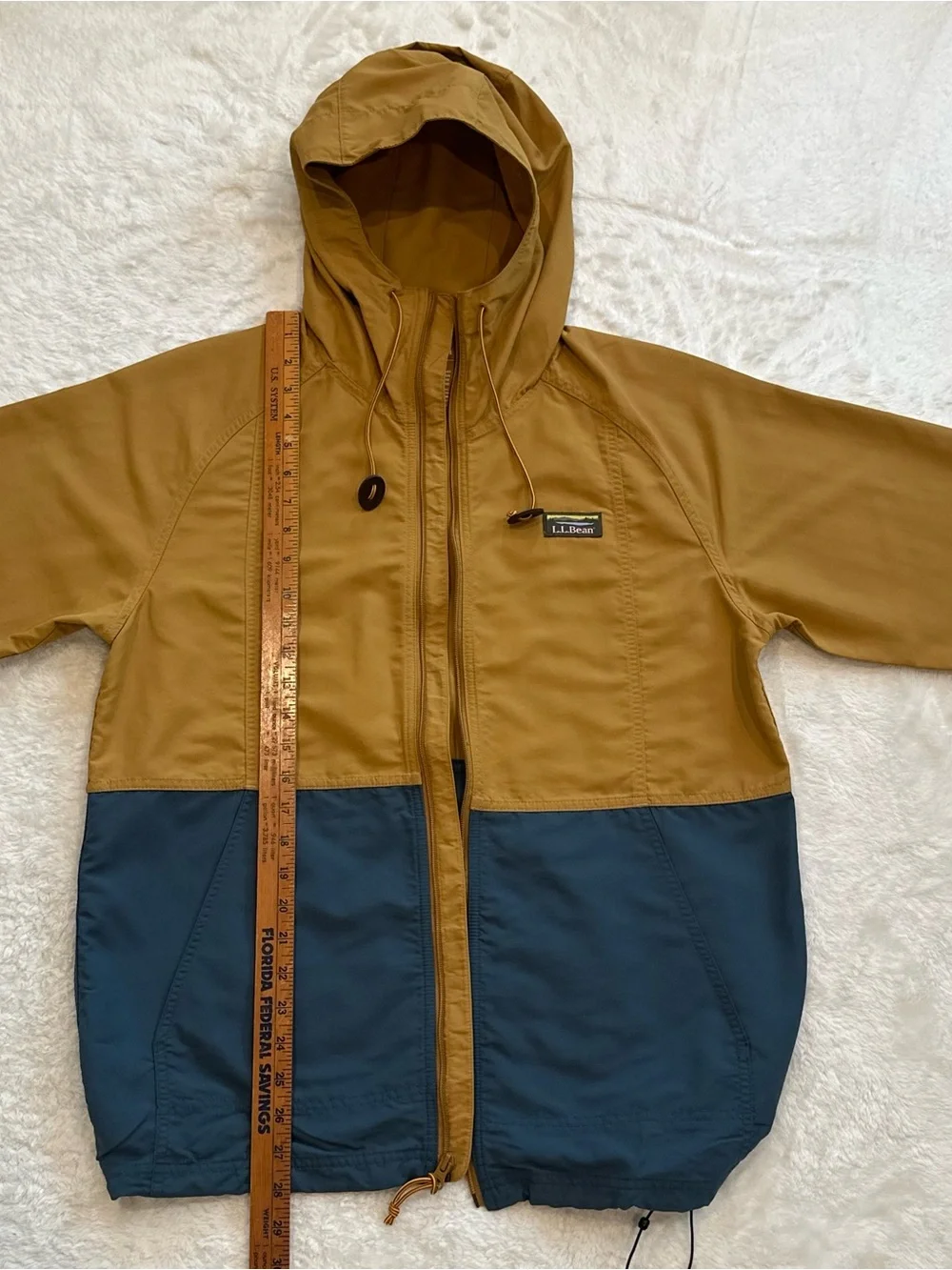 LL Bean Mountain Classic Jacket Full Zip  Colorblock Tan Navy Blue Mens Medium M